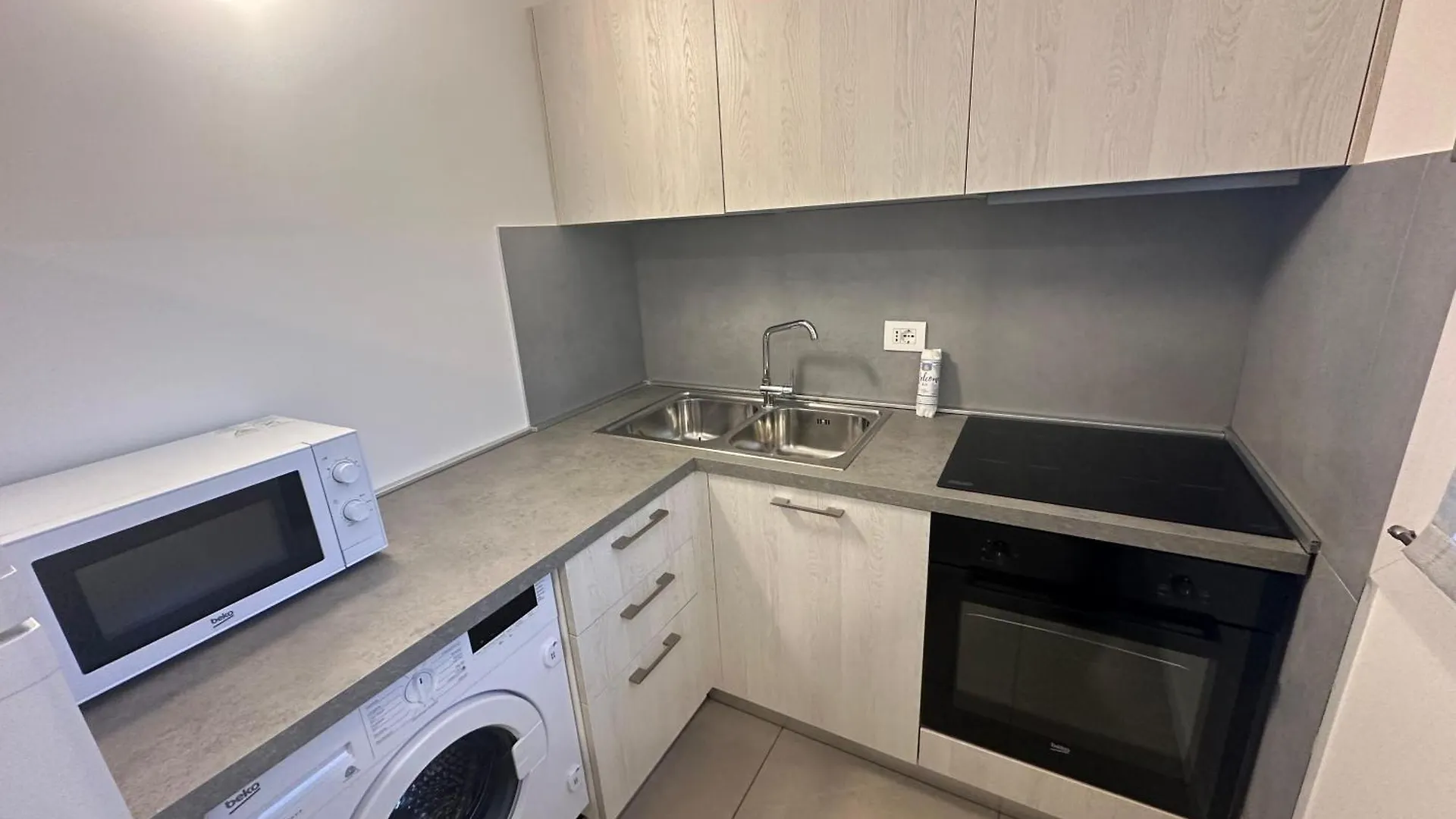 Residence Antares - Agenzia Cocal カオルレ